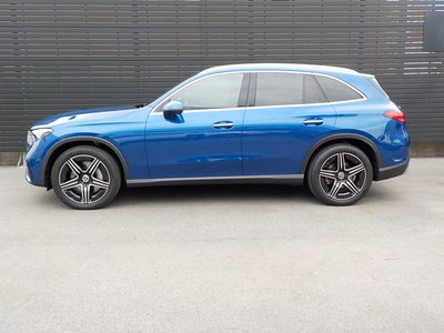 2025 Mercedes-BENZ GLC photo 3