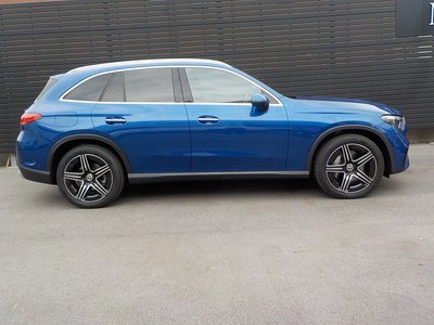 2025 Mercedes-BENZ GLC photo 5