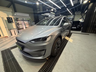 2026 Tesla MODEL X photo 1