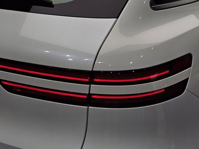صورة 10 لـ 2022 Genesis ELECTRIFIED GV70