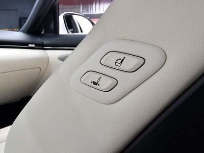 صورة مصغرة 30 لـ 2022 Genesis ELECTRIFIED GV70