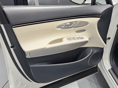صورة مصغرة 14 لـ 2022 Genesis ELECTRIFIED GV70