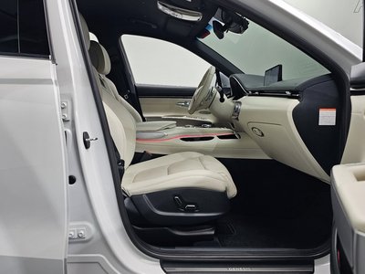 صورة مصغرة 16 لـ 2022 Genesis ELECTRIFIED GV70