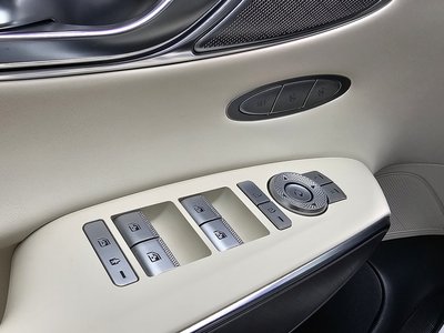 صورة مصغرة 31 لـ 2022 Genesis ELECTRIFIED GV70