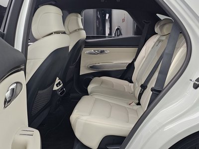صورة مصغرة 18 لـ 2022 Genesis ELECTRIFIED GV70