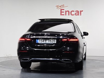 MERCEDES-BENZ E-CLASS - 3