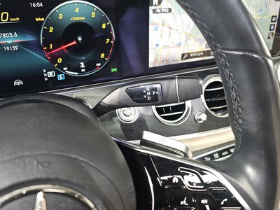 MERCEDES-BENZ E-CLASS - 9