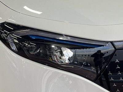 MERCEDES-BENZ EQB - 8