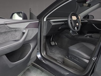 2025 Tesla MODEL Y thumbnail 13