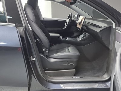 2025 Tesla MODEL Y thumbnail 16