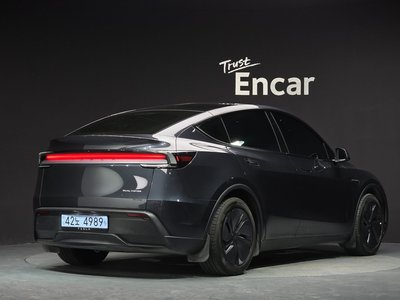 2025 Tesla MODEL Y — фото 4