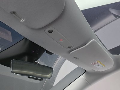 2025 Tesla MODEL Y thumbnail 25