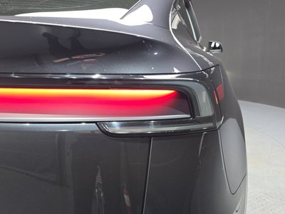 2025 Tesla MODEL Y — фото 10