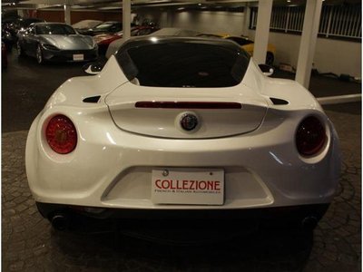 ALFA ROMEO 4C - 8