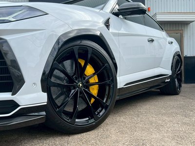 LAMBORGHINI URUS - 9