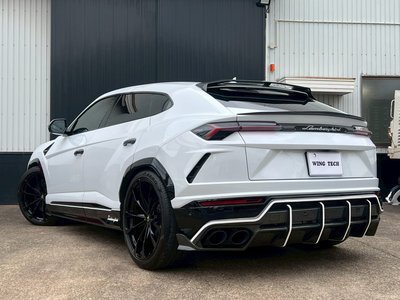 LAMBORGHINI URUS - 3