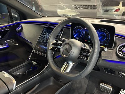 MERCEDES-BENZ EQE - 8