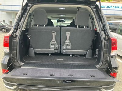 TOYOTA LAND CRUISER 200 - 7