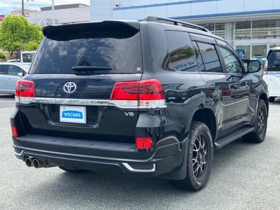TOYOTA LAND CRUISER 200 - 3