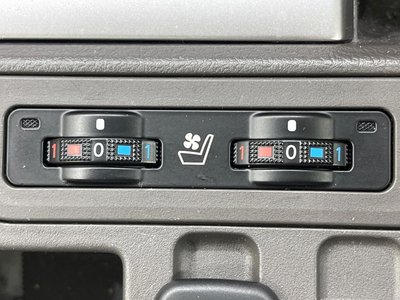 TOYOTA LAND CRUISER - 7