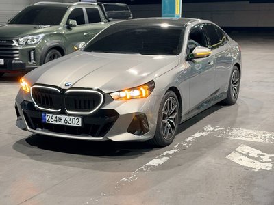 BMW 5 SERIES - 2