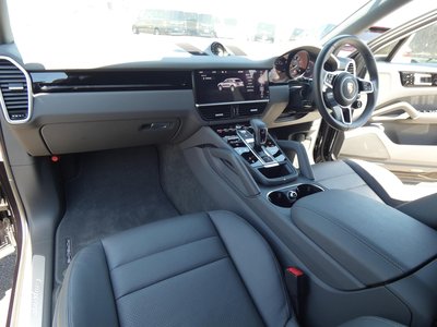 PORSCHE CAYENNE - 9