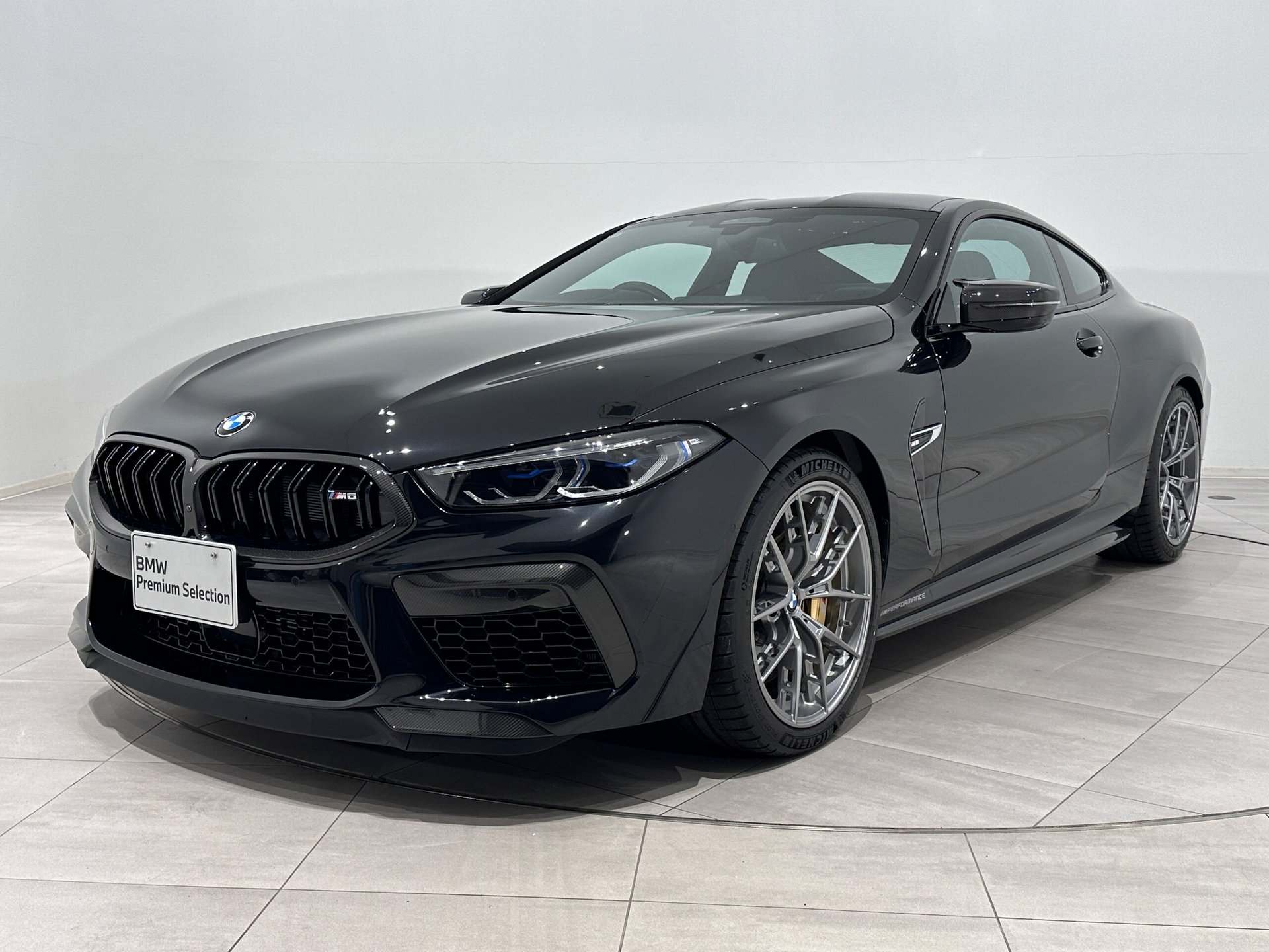 BMW M8 - View 1