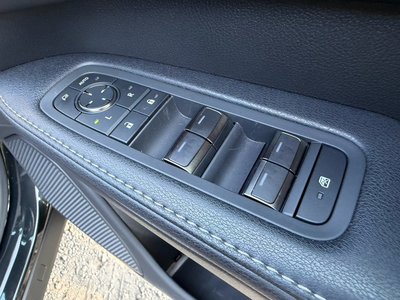 2023 Lexus RX — миниатюра 33