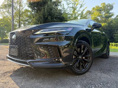 صورة 7 لـ 2023 Lexus RX