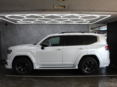 صورة 4 لـ 2025 Toyota LAND CRUISER 300