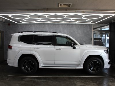 صورة 7 لـ 2025 Toyota LAND CRUISER 300