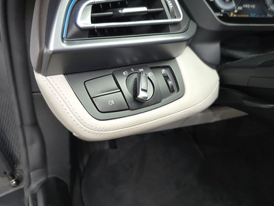 2016 BMW I8 thumbnail 28