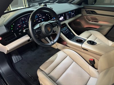 صورة 4 لـ 2023 Porsche TAYCAN