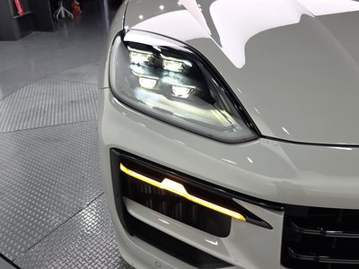 PORSCHE CAYENNE - 9