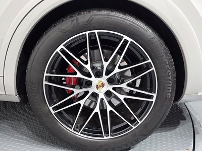 PORSCHE CAYENNE - 8