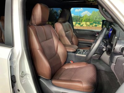TOYOTA LAND CRUISER 250 - 8