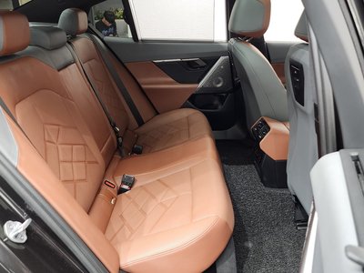 صورة مصغرة 17 لـ 2024 BMW 5 SERIES