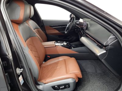 صورة مصغرة 16 لـ 2024 BMW 5 SERIES