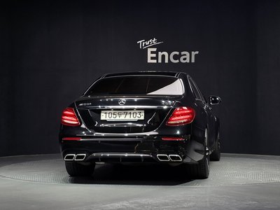 MERCEDES-BENZ E-CLASS - 3