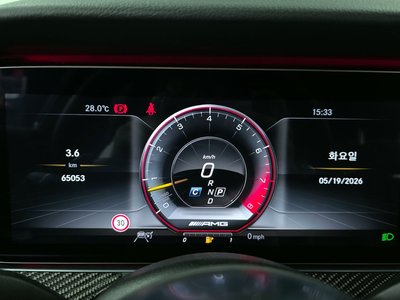 MERCEDES-BENZ E-CLASS - 8