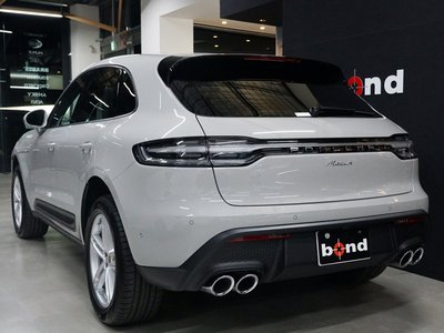 PORSCHE MACAN - 3