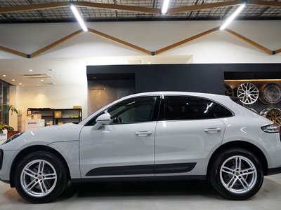 PORSCHE MACAN - 2