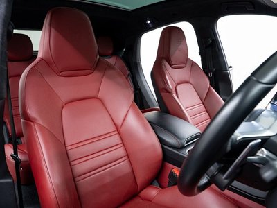 صورة 9 لـ 2020 Porsche CAYENNE