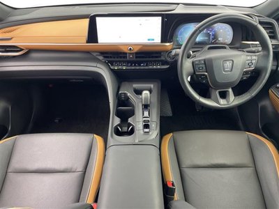 TOYOTA CROWN CROSSOVER - 2