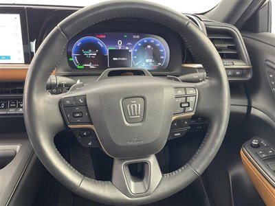 TOYOTA CROWN CROSSOVER - 8