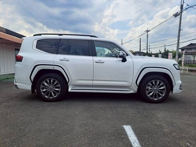 TOYOTA LAND CRUISER 300 - 5