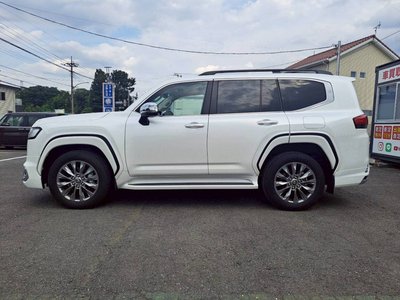 TOYOTA LAND CRUISER 300 - 9