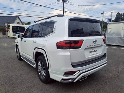 TOYOTA LAND CRUISER 300 - 8
