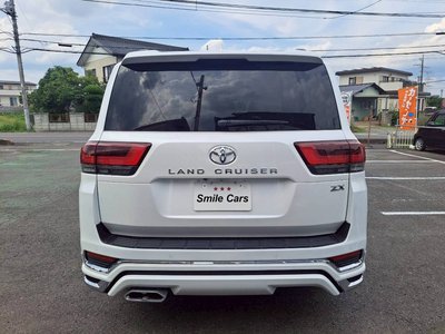 TOYOTA LAND CRUISER 300 - 7