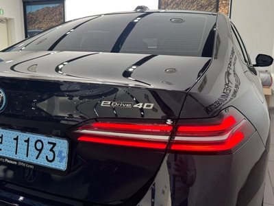 2025 BMW I5 — миниатюра 18